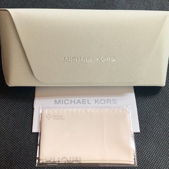 Bright White Authentic Michael Kors Sunglasses Case NEW with cleaning cloth - Picture 3 of 4
